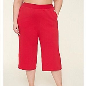 LIVI French Terry Relaxed Straight Capri in red